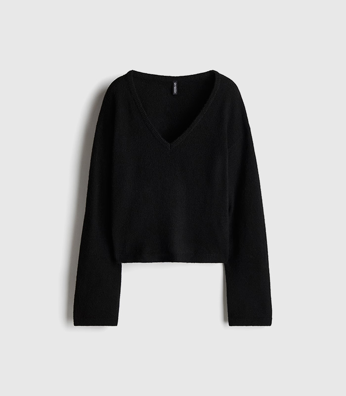 fineknit-vneck-jumper.jpeg Fine-knit V-neck jumper - Image 1